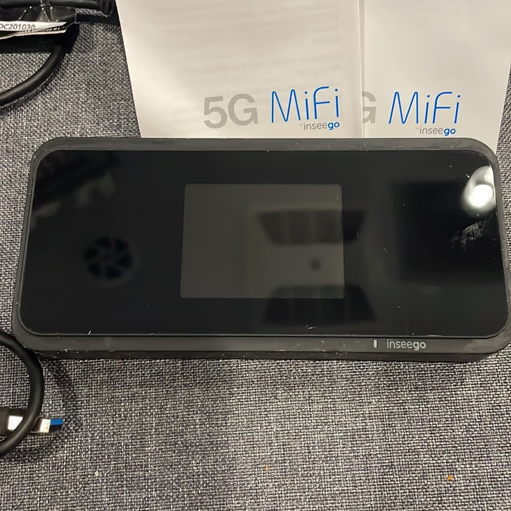 M2000 5G MIFI HOTSPOT - Picture 2 of 5
